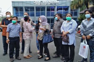 Kuasa Hukum Mia Trisanti yang mendampingi kasus kekerasan Bos The Nine, tempo lalu. (jaz) - Kuasa Hukum Mia Trisanti Mengundurkan Diri, Ada Apa?