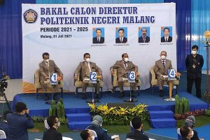 Para bacalon Direktur Polinema bergantian sampaikan visi misi dan program kerja. (rhd) - Empat Bacalon Direktur Polinema Paparkan Visi Misi dan Program Kerja