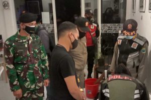 Pelanggar PPKM Darurat di-BAP dan disanksi tipiring. (ist) - Patroli PPKM Darurat Acak, Pelanggar Tipiring Sidang Senin Lusa