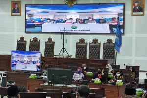 Pemaparan Walikota Malang, Drs H Sutiaji, dalam evaluasi penanganan covid-19. (jaz) - DPRD Evaluasi Penanganan Covid-19 Kota Malang, Begini Penjelasan Pemkot Malang