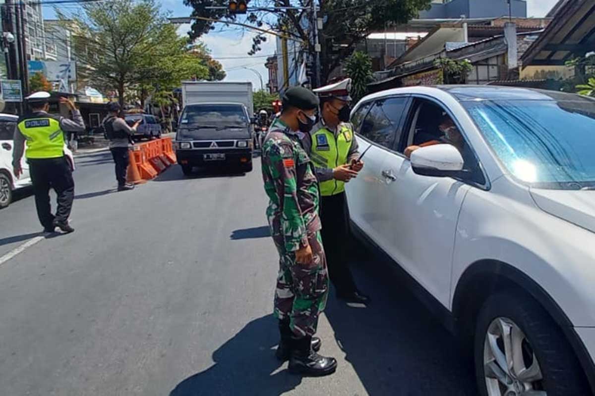 Penyekatan kendaraan luar kota Malang. (ist) - Operasi Yustisi dan Penyekatan Terus Bergulir Tekan Penyebaran Covid-19