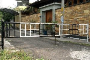 Portal di salah satu perumahan. (ist) - Koramil Blimbing Beri Wewenang RT/RW Tutup Portal Kampung dan Perumahan