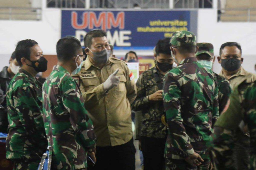 Wabup Malang bersama jajaran Kodim 0818. (ist) - 6.000 Warga Ikuti Serbuan Vaksinasi Kodim 0818 di UMM
