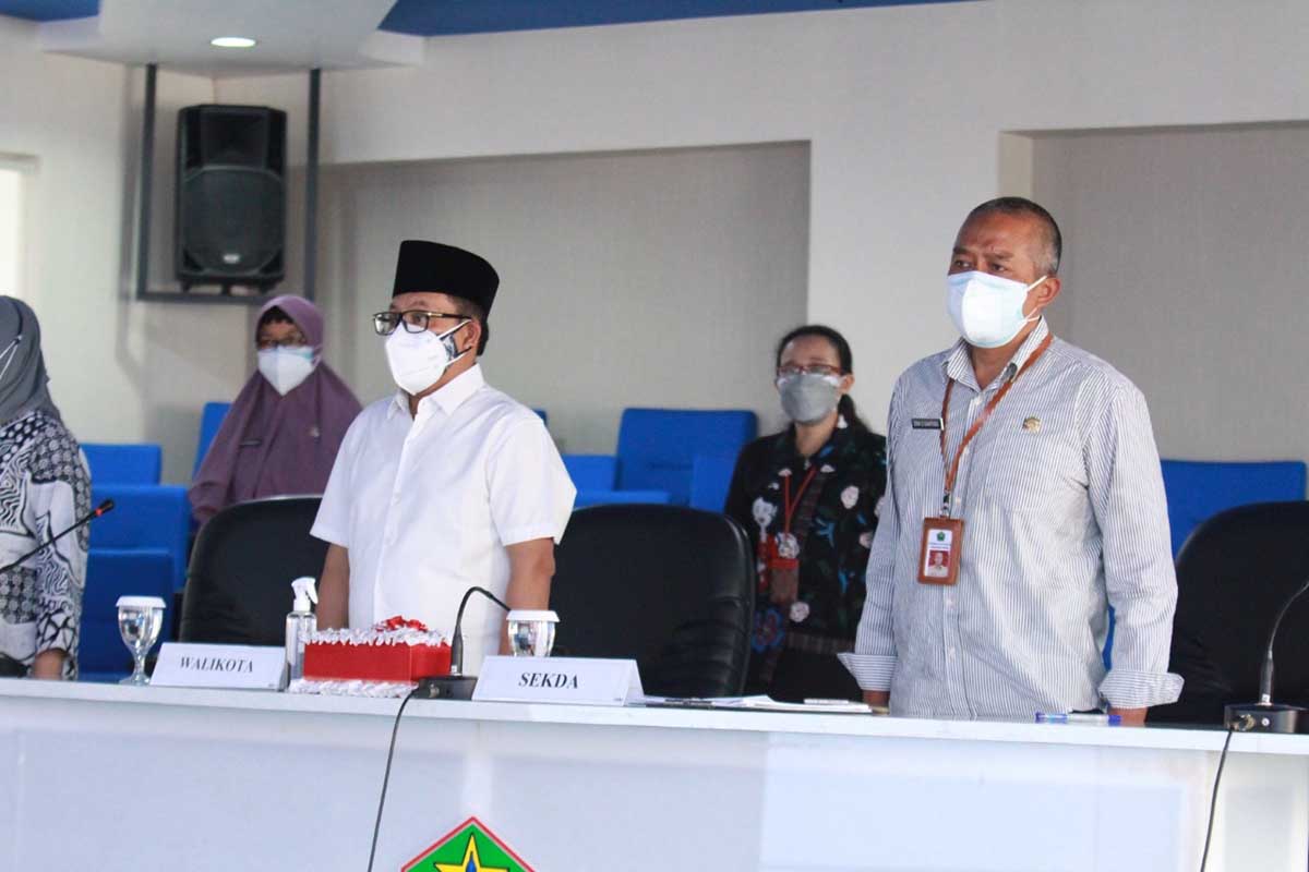 Walikota Malang, bersama Sekda, Kadinsos dan Kepala Bappeda Kota Malang. (ist) - Pemkot Malang Raih Kota Layak Anak Kategori Nindya