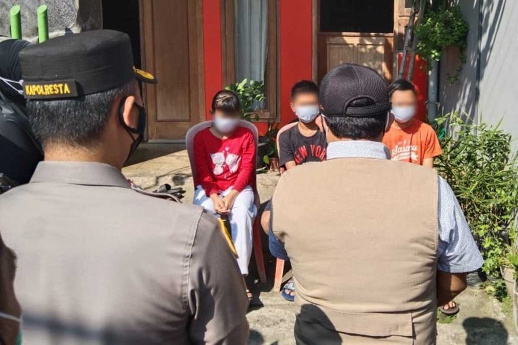 Walikota Malang dan Forkopimda meninjau lokasi. (jaz) - Launching Trauma Healing, Siapkan Puluhan Psikolog Dampingi Korban Covid-19
