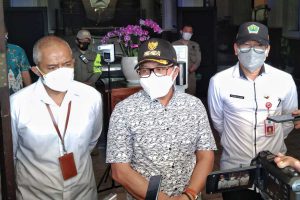 Walikota Malang dimintai keterangan selepas sidak ke beberapa penjual alat kesehatan dan RS. (jaz) - Kota Malang Zona Merah, RST Soepraon Bakal Jadi RS Darurat