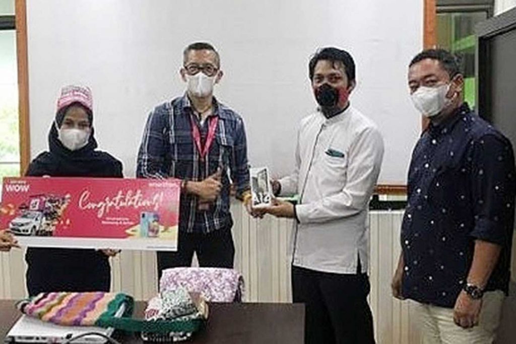 Yusrizal, pemenang smartphone asal Pekanbaru. (ist) - Beragam Kisah Pemenang Smartfren Rejeki WOW Treasure Hunt, Andakah Berikutnya?