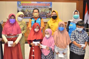 25 Anak Yatim dan Piatu Akibat Covid-19 Gresik Terima Bantuan