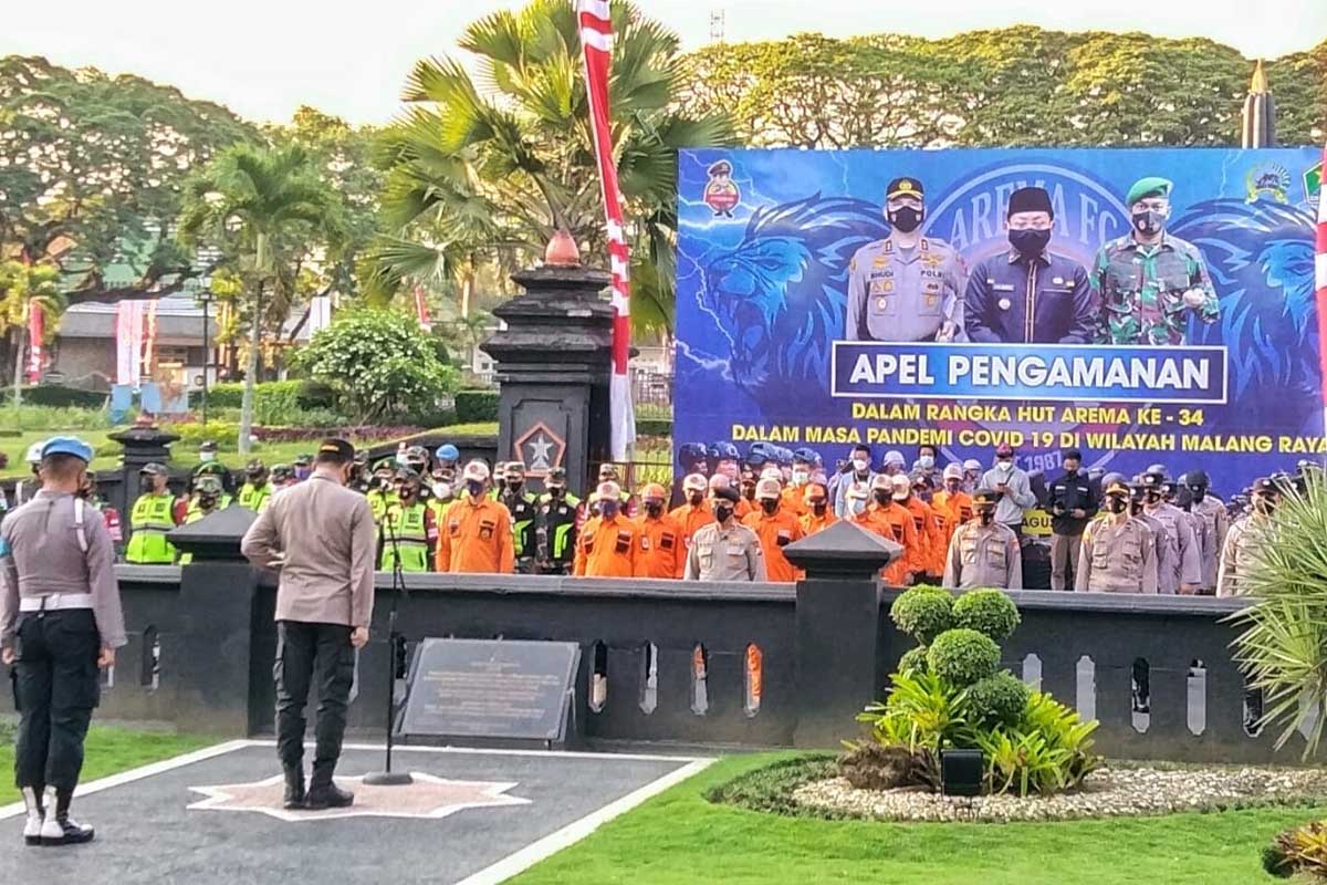 Apel kesiapan pengamanan HUT AREMA ke-34 di depan Balaikota Malang. (jaz) - Pengamanan HUT ke-34 Arema, Kapolresta: Jaga Sikap dan Lisan