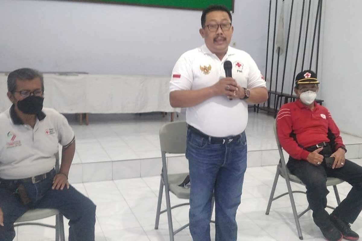 Ketua PMI Jember, Zaenal Marsuki, SH, MH, saat memberi himbauan. (ist) - PMI Jember Himbau Masyarakat Waspada Penipuan Donor Konvalesen
