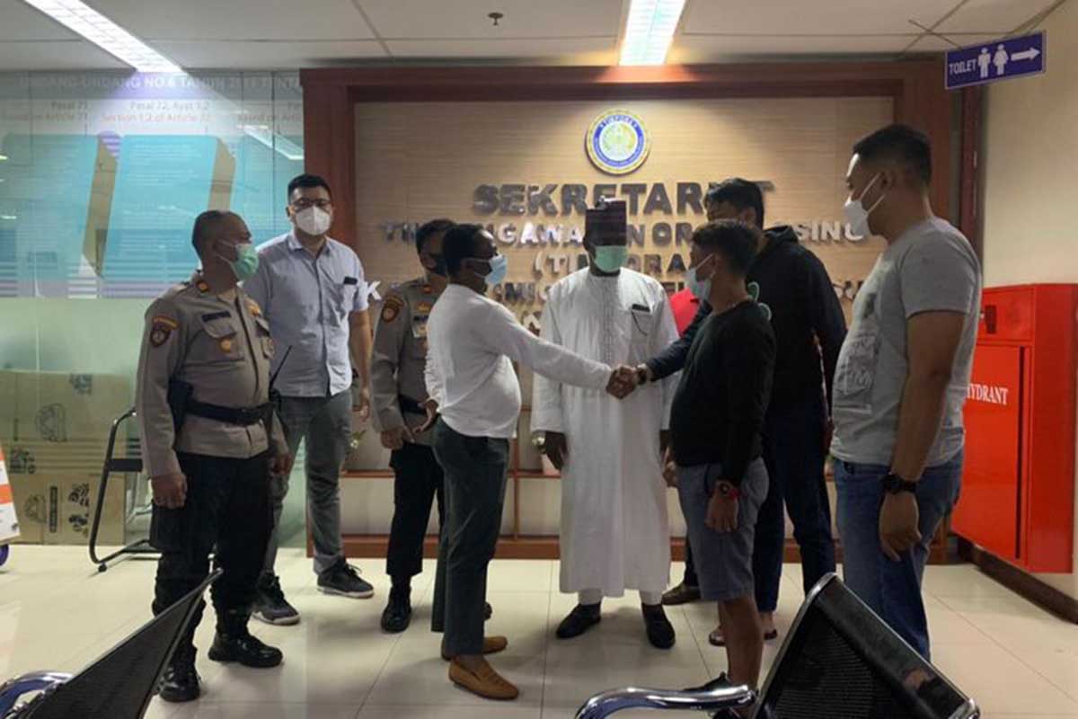 Mediasi diplomat Nigeria-petugas imigrasi. (ist) - Akhir Kasus Dugaan Kekerasan Terhadap Diplomat Nigeria