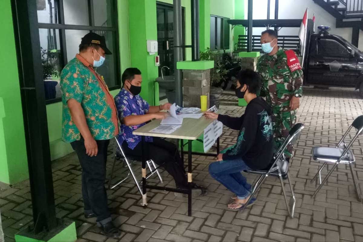 Penyaluran bansos untuk warga Klojen. (ist) - 309 Warga Klojen Terima Bansos DPRD Kota Malang