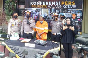 Pers konferensi kejadian tabrak lari. (jaz) - Kasus Tabrak Lari, Sopir Pick Up Dibui