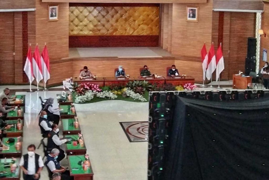 Rakor bersama Forkopimda Pemprov Jatim dan Forkopimda Malang Raya. (jaz) - Jelang Kedatangan Menko Marves, Begini Kata Sutiaji Terkait Selisih Data
