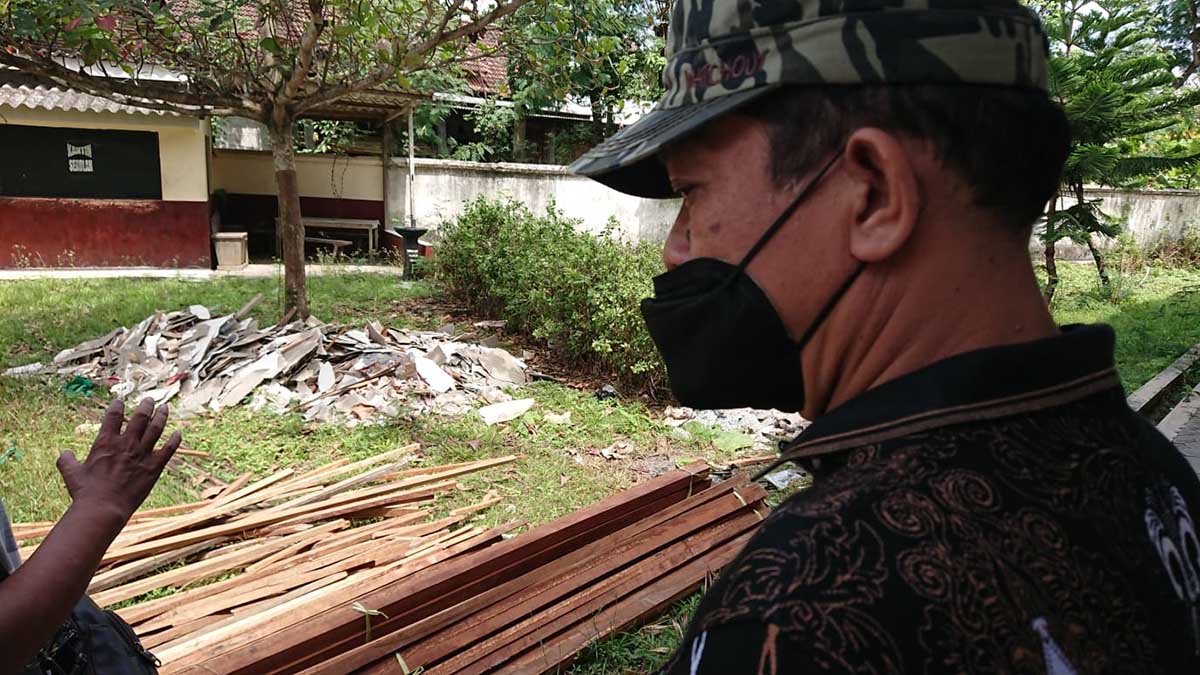 Rehabilitasi Gedung SMPN 1 Pakel Diduga Kurangi Spesifikasi dalam RAB