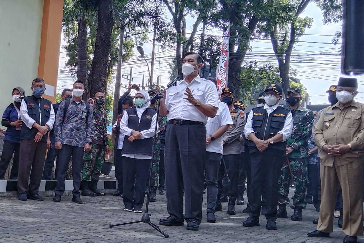 Kemenko Marves, Luhut B Pandjaitan, tiba di Safehouse Jalan Kawi. (jaz) - Kunjungan ke Malang, Menko Marves - Kemenkes Tinjau Safehouse hingga Vaksinasi