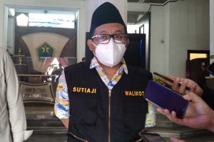 Sutiaji ditemui di Balaikota Malang. (jaz) - Percepat Vaksinasi, Pemkot Berharap Masuk Zona Orange