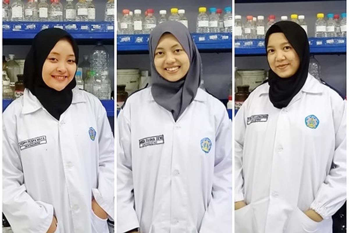 Tim PKM-RE Prodi D-IV Teknologi Kimia Industri Polinema, menciptakan ekstrak daun pulai pengganti bahan alami disinfektan. (ist) - Ekstrak Daun Pulai Solusi Pengganti Bahan Alami Disinfektan Semprot Covid-19