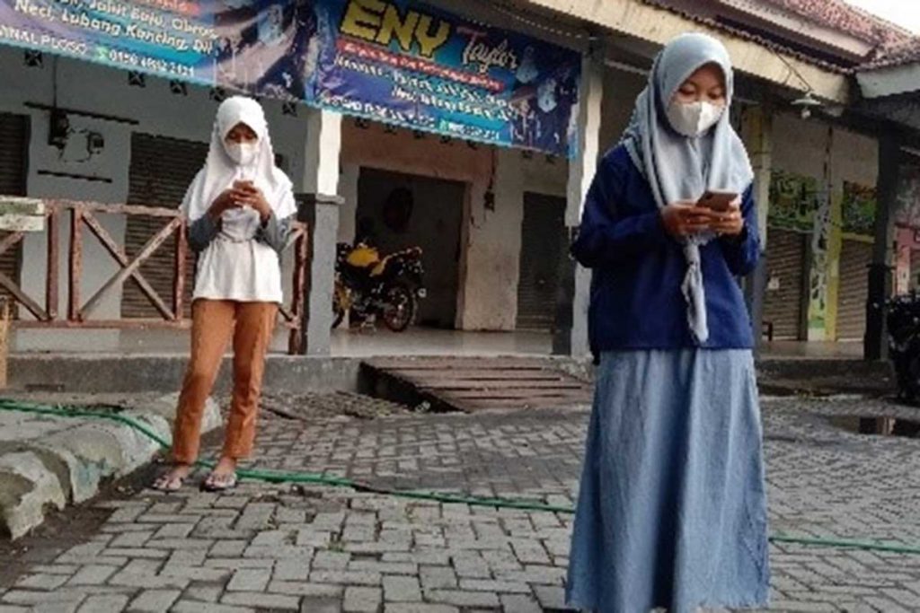 Tim PKM-KC Polinema Bikin Aplikasi Pendeteksi Physical Distancing