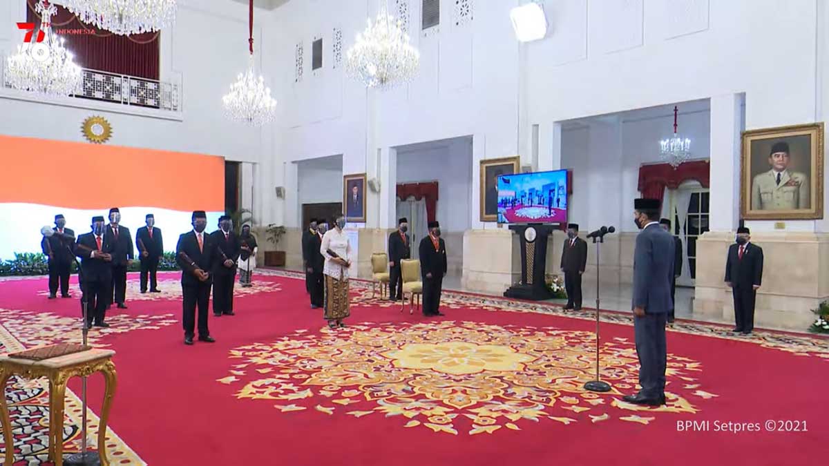 Upacara penganugerahan tanda kehormatan. (ist) - Presiden Jokowi Berikan Anugerah Tanda Kehormatan dan Bintang Jasa di Istana Negara