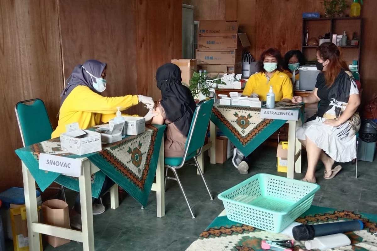 Vaksinasi dosis kedua di GOR Sembung oleh Puskesmas Sembung. (ist) - Dinkes Tulungagung Bersama Puskesmas Sembung Gelar Vaksinasi Dosis Kedua
