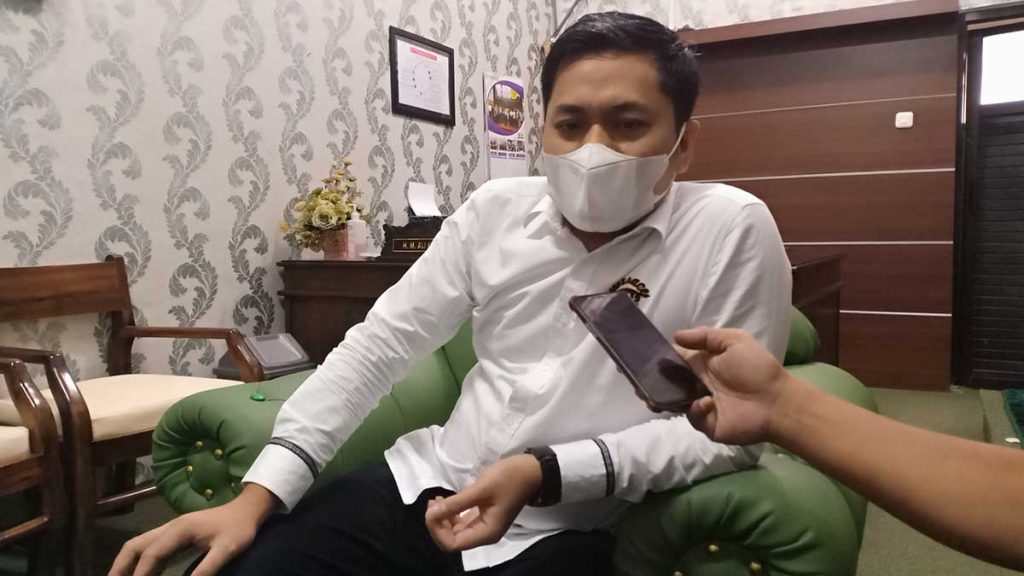 Wakil Ketua DPRD Kabupaten Banyuwangi, Ali Mahrus. (Foto: Kuryanto, Memo-X) - Interplasi Tapal Batas Kawah Ijen Jalan Terus