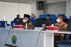 Walikota Malang didampingi Sekda, mengikuti launching OSS virtual. (ist) - Kota Malang Klaim Jalankan OSS Jauh Sebelum Pemerintah Pusat