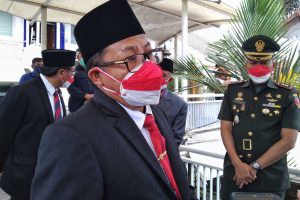 Walikota Malang ditemui selepas rakor terbatas usai rapat paripurna. (jaz) - Respon Amanah Presiden, Sutiaji: Kita Tahu Gas dan Rem Tangani Covid-19 - Prokes Perekonomian Jalan, Sutiaji: Tidak Boleh Los Dol