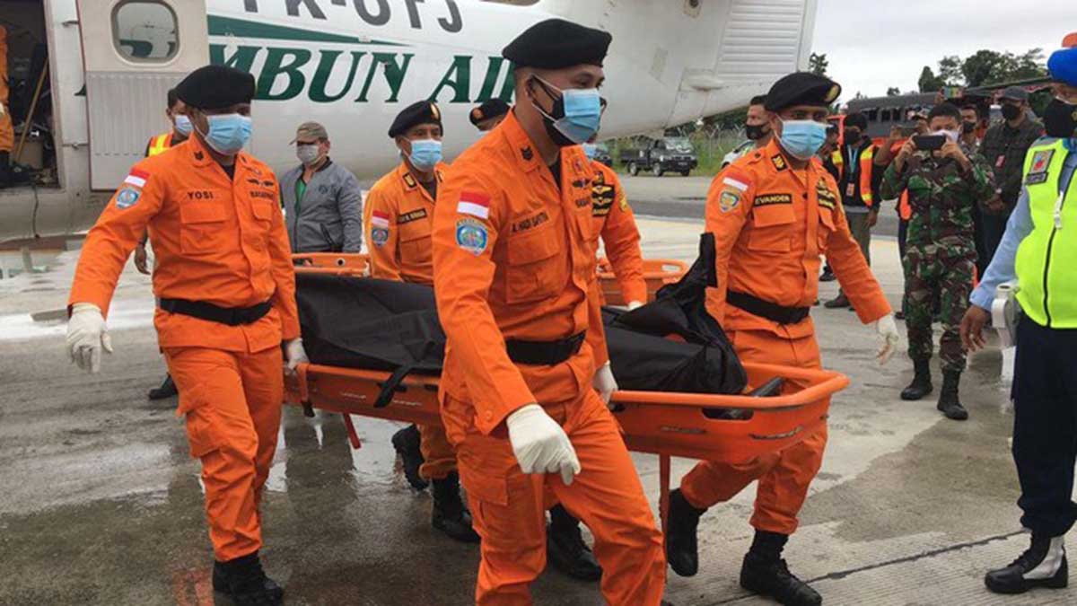 Evakuasi Rimbun Air. (ist) - KNKT Mulai Investigasi Black Box Rimbun Air