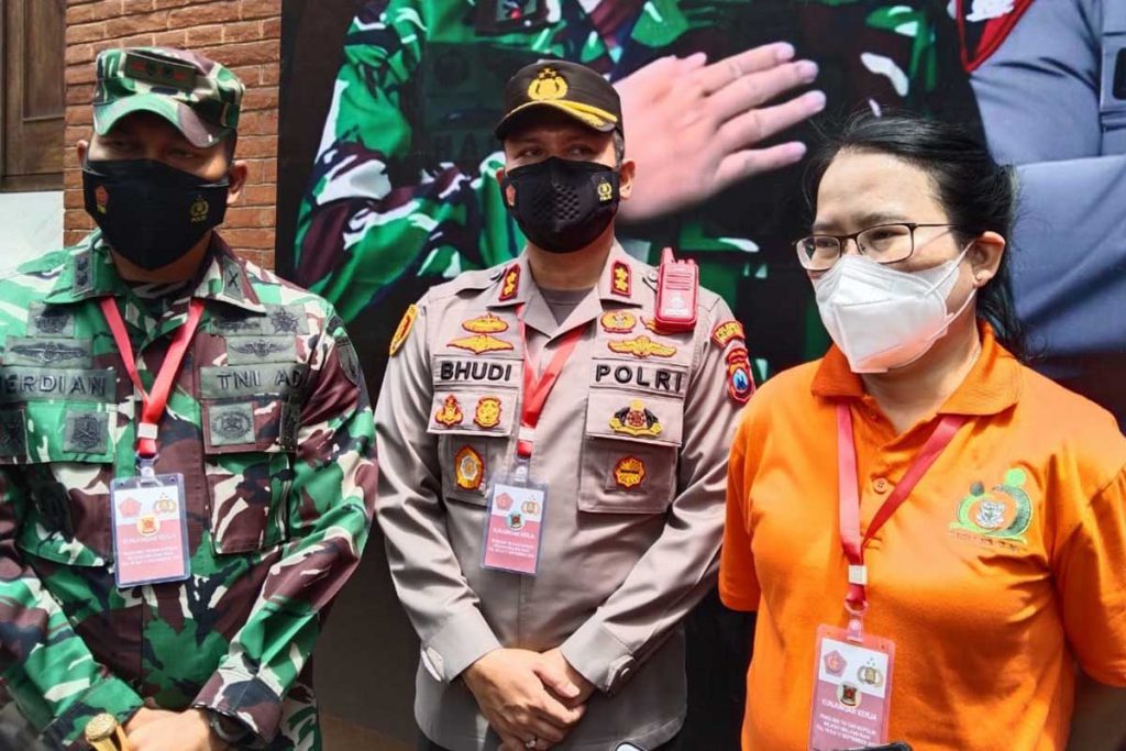 Forkopimda dan Kasek SMAK Cor Jesu dimintai keterangan selepas kunjungan Polri-Panglima TNI. (jaz) - Panglima TNI-Kapolri Tinjau Vaksinasi Massal di SMAK Cor Jesu