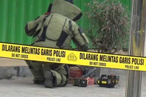 Kardus mencurigakan di Madiun. (ist) - Ternyata Ini Isi Kardus Mencurigakan yang Hebohkan Warga Madiun