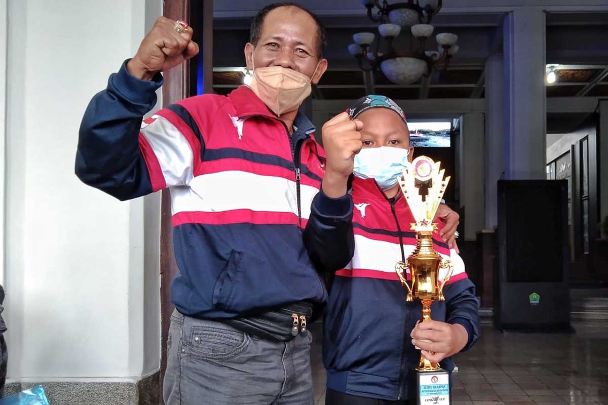 Pelatih Karate Aditya Syaiful, Sensei Sumardi, ditemui di Balaikota. (jaz) - Penuturan Pelatih Karate Adik Ipul, Sosok Anak Semangat