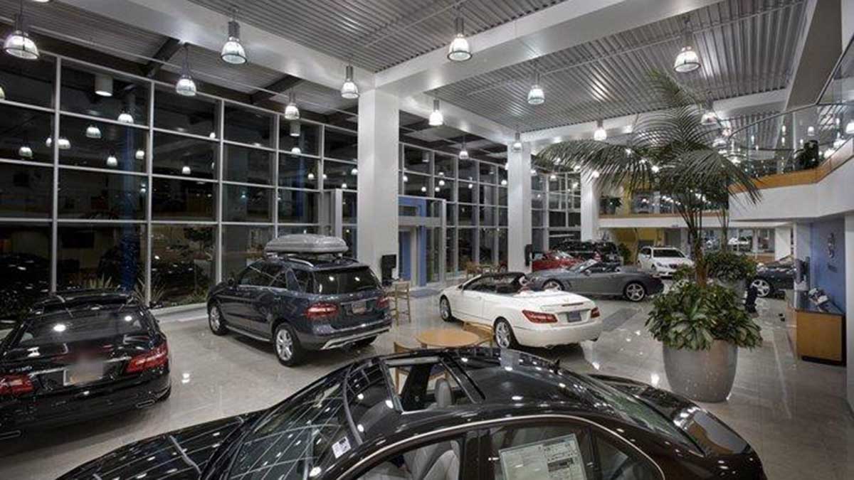 Penjualan mobil. (ist) - Begini Cara Ajukan Pengembalian Dana PPnBM