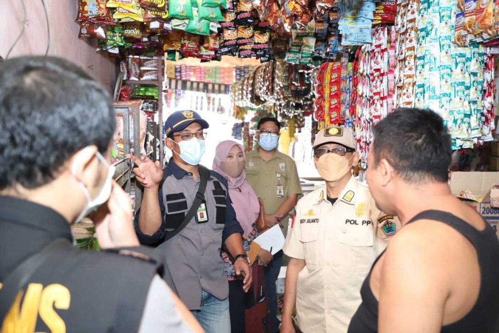 Sidak petugas gabungan. (ist) - Bea Cukai Malang Sidak, Tak Temukan Rokok Ilegal