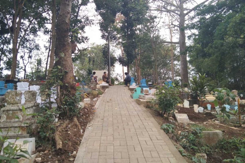 Suasana pemakaman di salah satu Kecamatan Blimbing. (jaz) - Polresta Makota-Pemkot Malang Siap Tuntaskan Dugaan Penggelapan Insentif