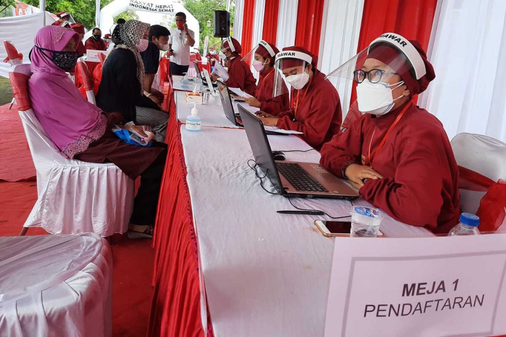 Vaksinasi di Pendopo Aspirasi. (ist) - Dorong Percepatan Vaksinasi, Ahmad Basarah Gelontorkan Ribuan Vaksin di Pendopo Aspirasi