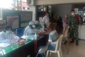 Vaksinasi lansia dan masyarakat umum di Kelurahan Tanjungrejo Sukun. (ist) - Forkopimcam Sukun Dampingi Vaksinasi Lansia dan Masyarakat Tanjungrejo