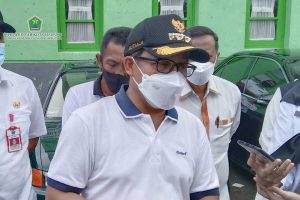 Wali Kota Malang Sutiaji menjawab pertanyaan awak media. (jaz) - Respons Potensi e-Sport, Pemkot Malang Dorong ESI Malang Jadi Anggota KONI