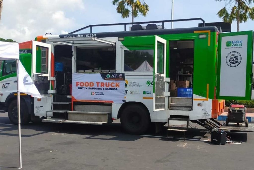 ACT Food Truck mampu menyediakan 1.000 porsi makanan sehari. (ist) - ACT Jember Luncurkan Food Truck, Sediakan 1.000 Porsi Makanan Gratis