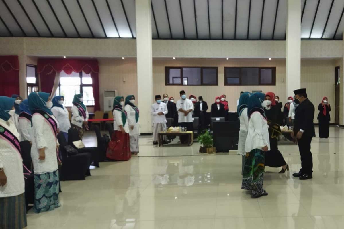 Bupati Hendy Siswanto saat acara pengukuhan Bunda PAUD tingkat Kecamatan Desa/Kelurahan Jember. (ist) - Bupati Jember Kukuhkan Bunda PAUD tingkat Kecamatan-Desa Jember