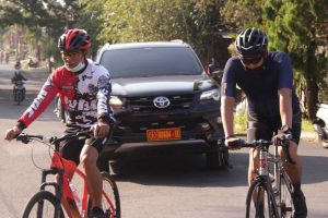 Dandim 0833 gowes bersama anggota. (ist) - Dandim 0833 Gowes Bersama Anggota Jaga Imunitas