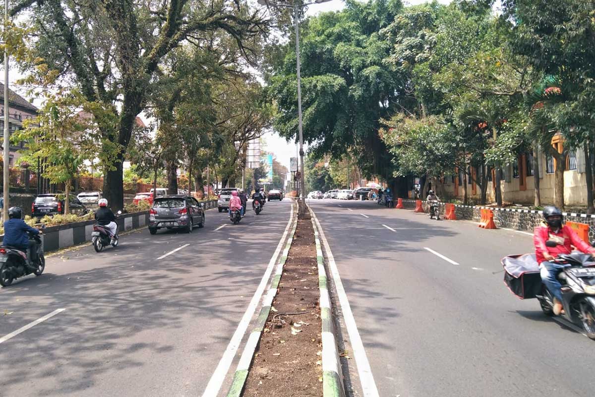 Ilustrasi lalu lintas di arus jalan utama Kota Malang jalur provinsi. (jaz) - Forum Lalin Kaji Ganjil Genap Hingga Speed Trap