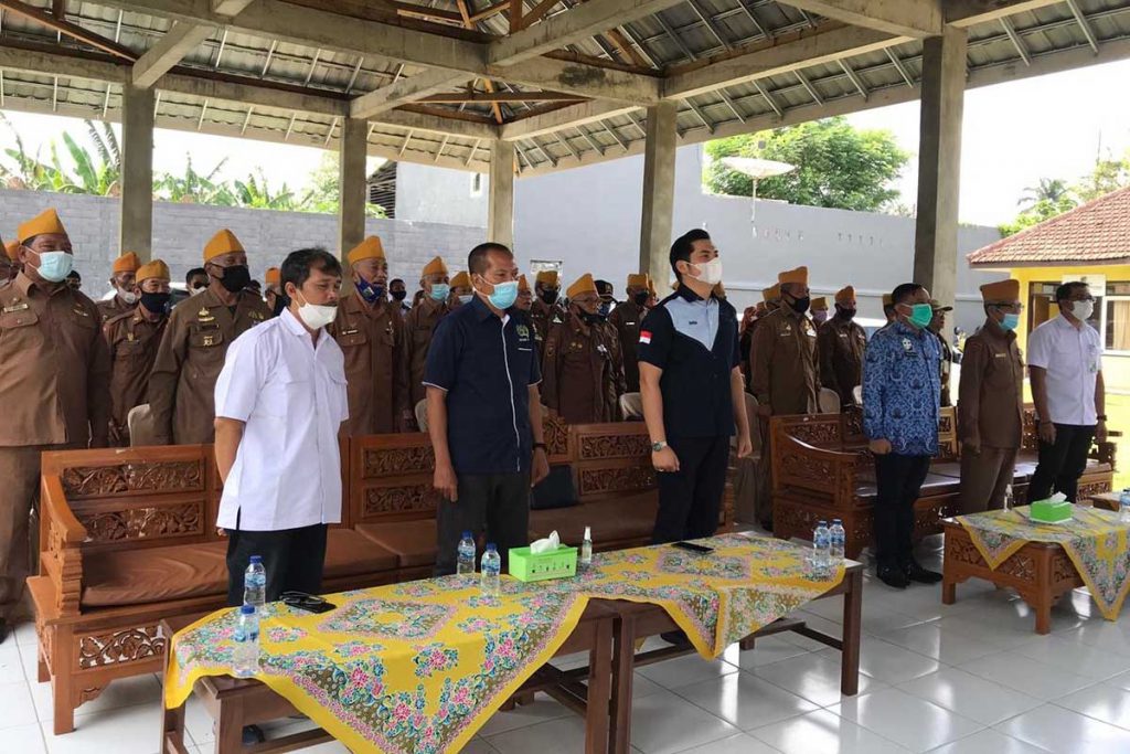 Jajaran BPF, Disnaker, PWI Malang Raya bersama para veteran LVRI. (ws3) - Peringati Sumpah Pemuda, BPF dan PWI Malang Raya Berbagi Bantuan ke Veteran