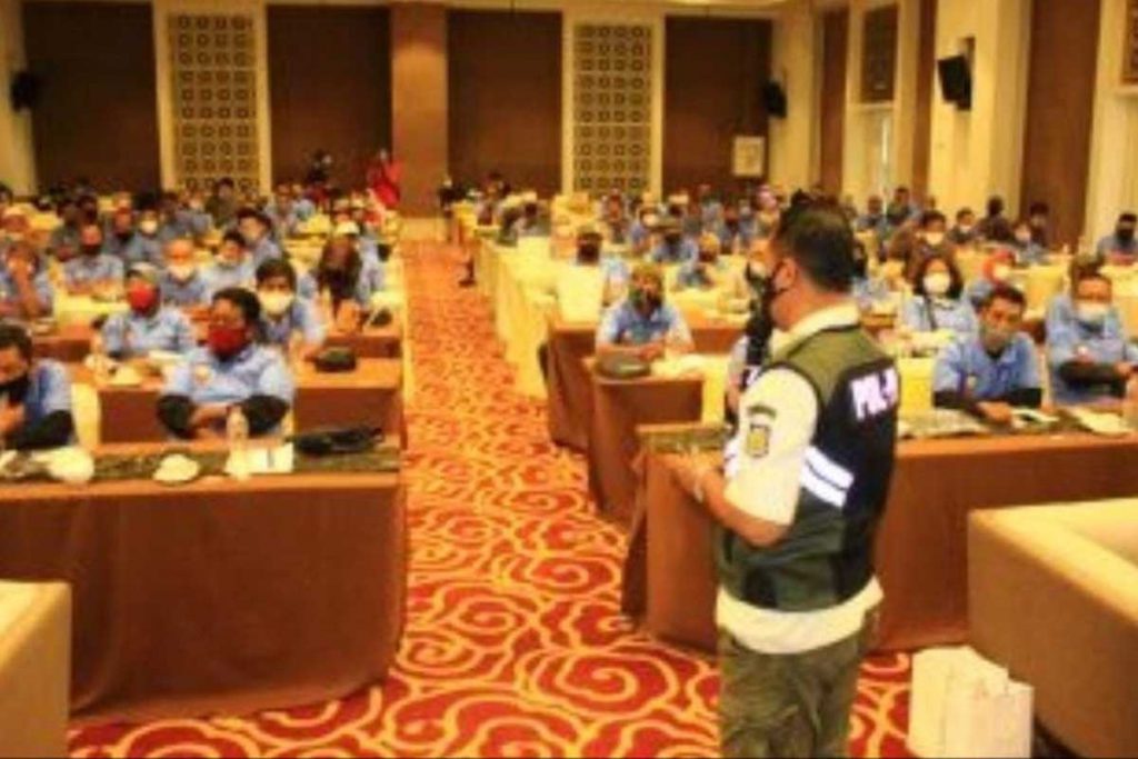Kepala Satpol PP Kota Probolinggo, Aman Suryaman, menyampaikan penegakan hukum cukai rokok di Kota Probolinggo. (ist) - Pemkot Probolinggo Edukasi Rokok Ilegal Kepada Masyarakat