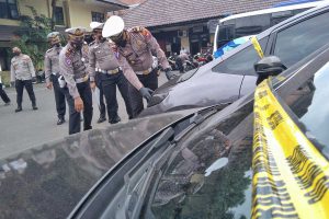 Mobil yang diduga menjadi balap liar diamankan Polresta Makota. (jaz) - Polresta Makota Amankan Puluhan Mobil dan Motor Balap Liar