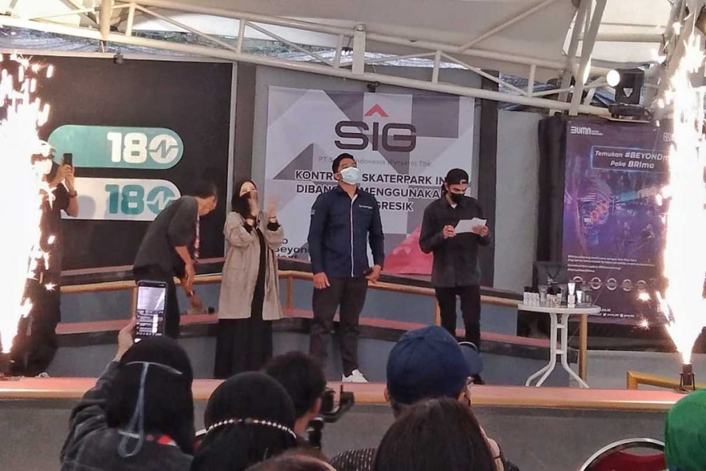Owner Apocalypse Malang Skate Park, Heru Tri Cahyono, membuka acara secara simbolis. (jaz) - Apocalypse Fest 1.0 Resmi Dibuka, Cicipi Venue Skatepark Internasional