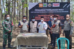 Penandatanganan MoU FISIP UB dan VBT Merjosari. (jaz) - FISIP UB Gandeng Vila Bukit Tidar, Kembangkan Sobo Genting