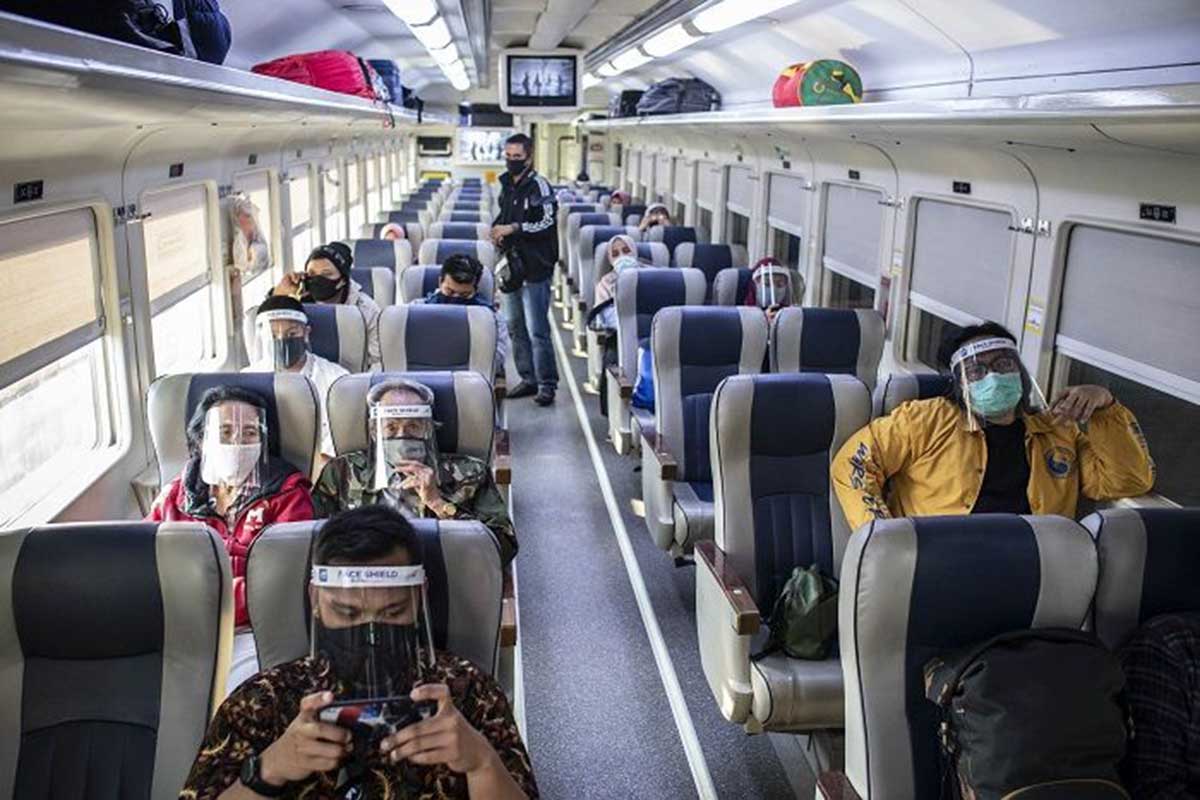 Penumpang kereta api. (ist) - Anak di Bawah 12 Tahun Boleh Naik Kereta Api, Simak Syaratnya