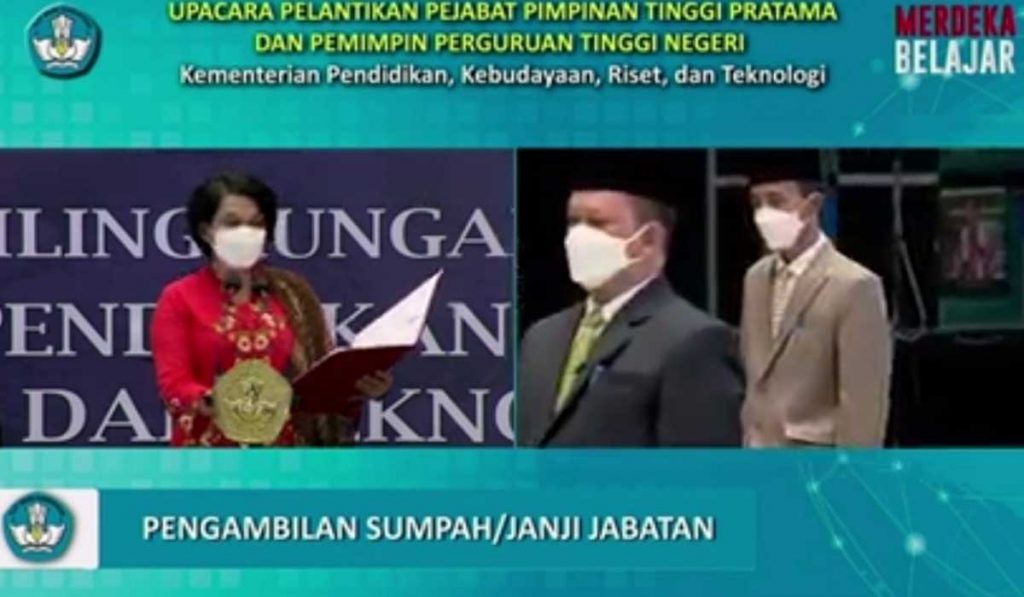 Prosesi pengambilan sumpah/janji jabatan. (rhd) - Direktur Polinema 2021-2025 Resmi Dilantik Sekjen Kemendikbud-Ristek