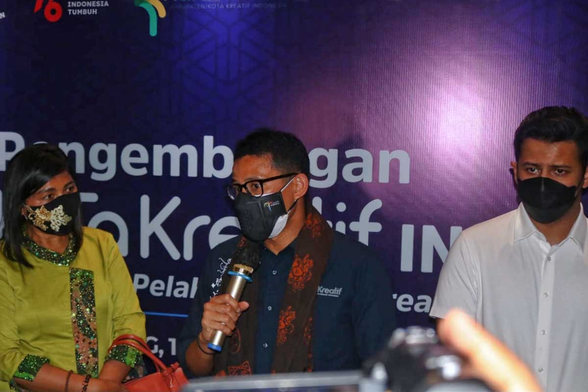 Sandiaga Uno didampingi Disporapar dan Wakil Ketua DPRD Kota Malang. (ist) - Sandiaga Uno: Ekonomi Kreatif Ciptakan 20 Juta Lapangan Pekerjaan
